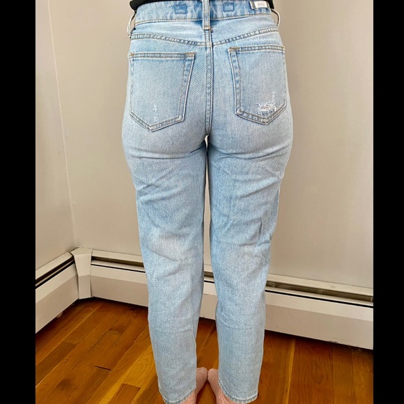 Brandy Melville Ripped Jeans - Picture 3 of 6